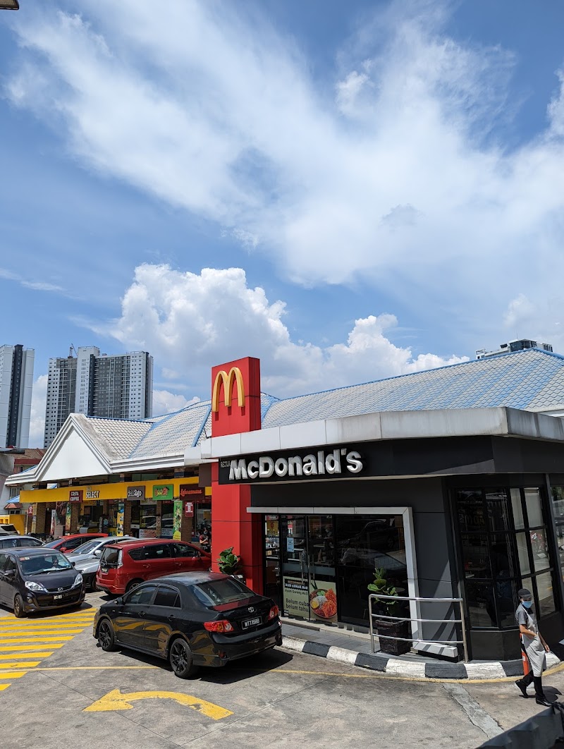 McDonald's Kuchai Lama DT exterior with signage